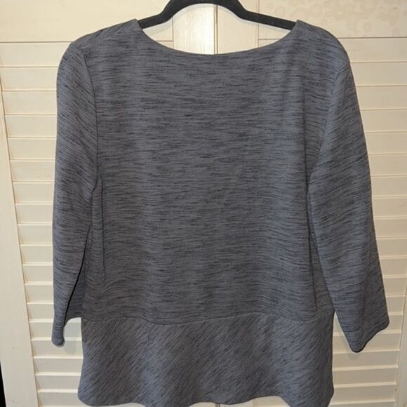 Weekends by Chico’s Women’s blouse size 2 grey/black 3/4 sleeves - Picture 4 of 5